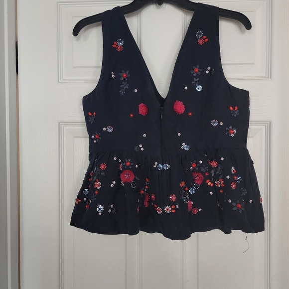 Jcrew size 4 pelpum V neck beaded back zipped line top - Picture 3 of 4